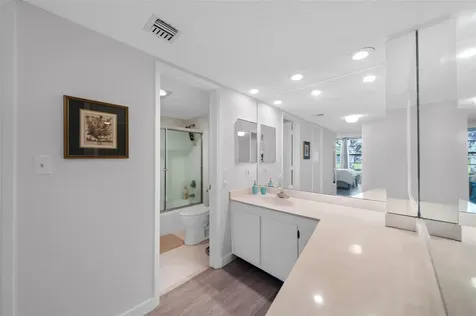 3611 Oaks Clubhouse Drive Pompano Beach FL 33069