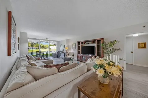 3611 Oaks Clubhouse Drive Pompano Beach FL 33069