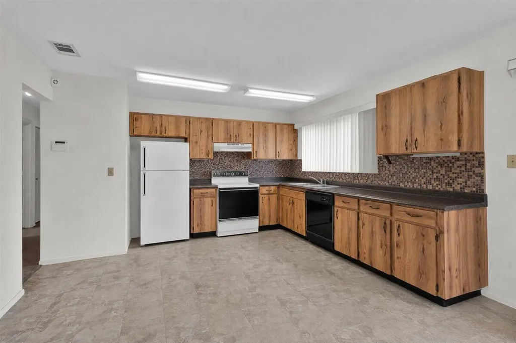 2118 SW Airoso Boulevard Port St Lucie FL 34984