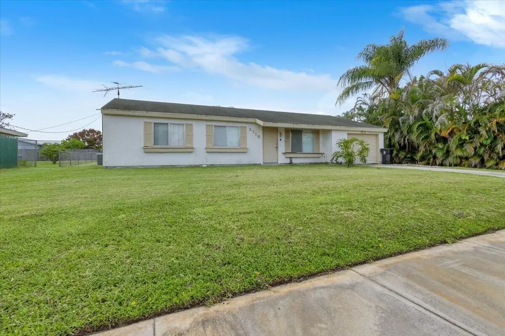 2118 SW Airoso Boulevard Port St Lucie FL 34984