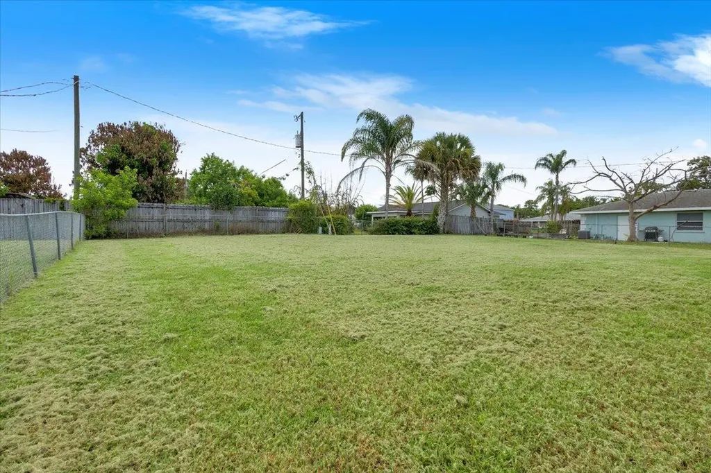 2118 SW Airoso Boulevard Port St Lucie FL 34984