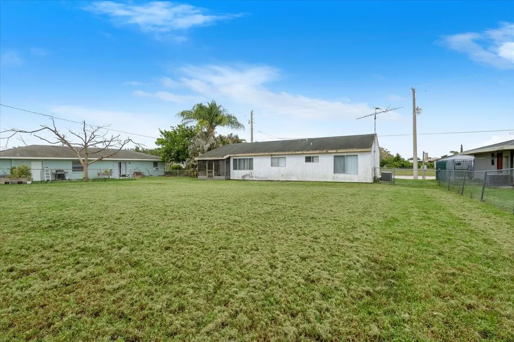 2118 SW Airoso Boulevard Port St Lucie FL 34984