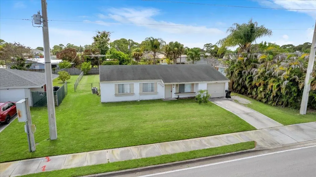 2118 SW Airoso Boulevard Port St Lucie FL 34984