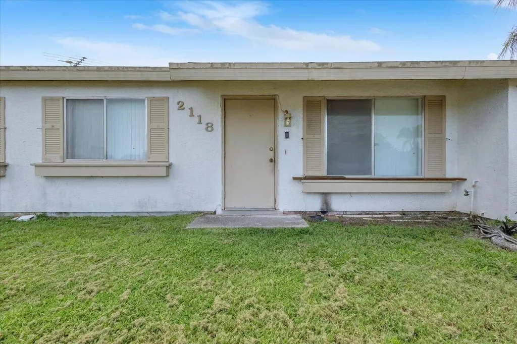 2118 SW Airoso Boulevard Port St Lucie FL 34984