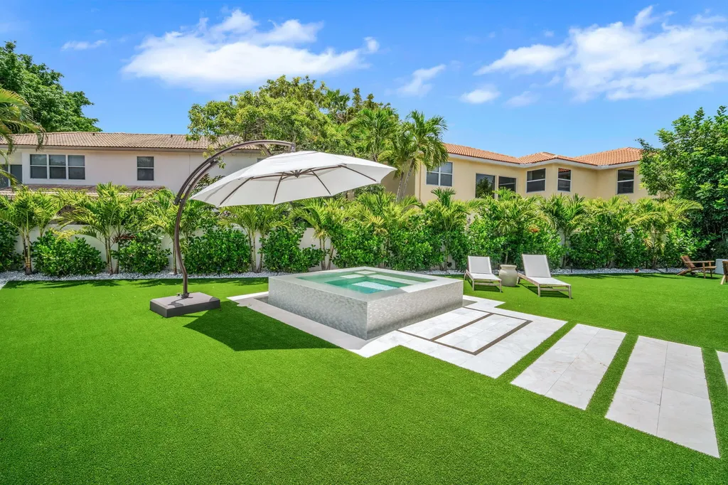 10852 La Salinas Circle Boca Raton FL 33428