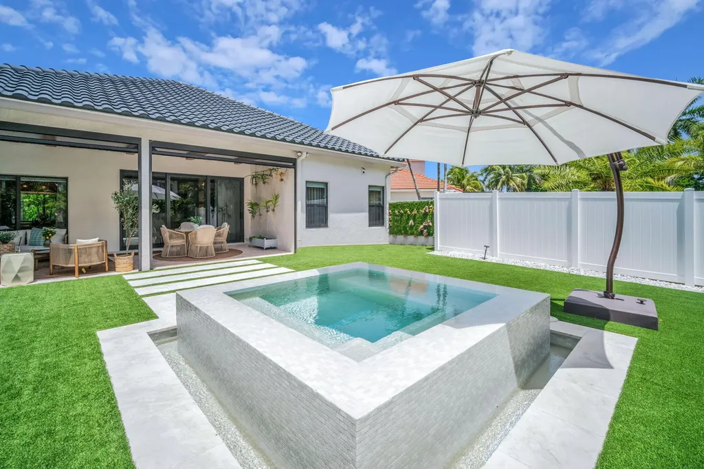 10852 La Salinas Circle Boca Raton FL 33428