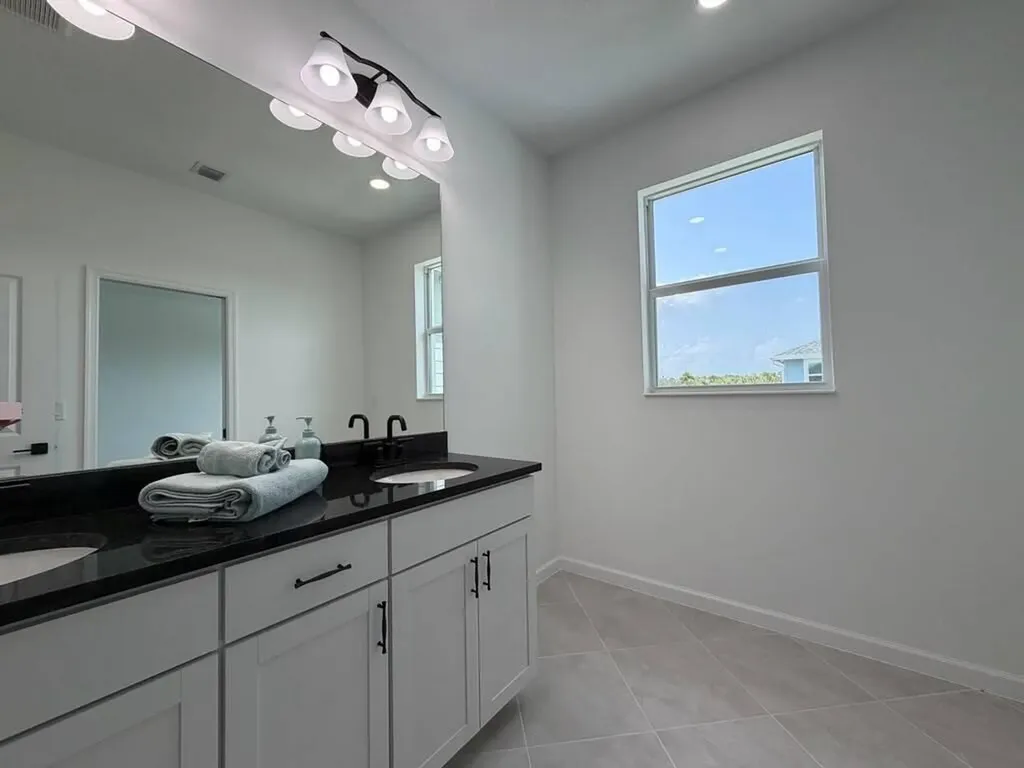 4402 Longwood Lake Square Westlake FL 33470