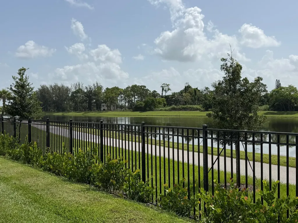 4402 Longwood Lake Square Westlake FL 33470