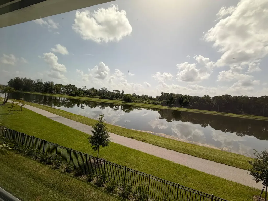 4402 Longwood Lake Square Westlake FL 33470