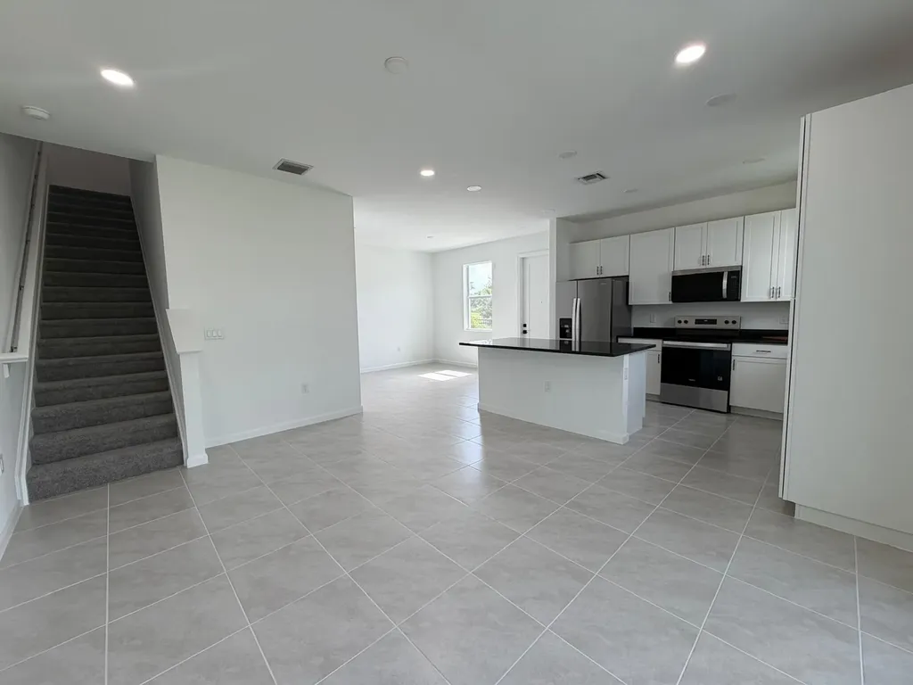 4402 Longwood Lake Square Westlake FL 33470