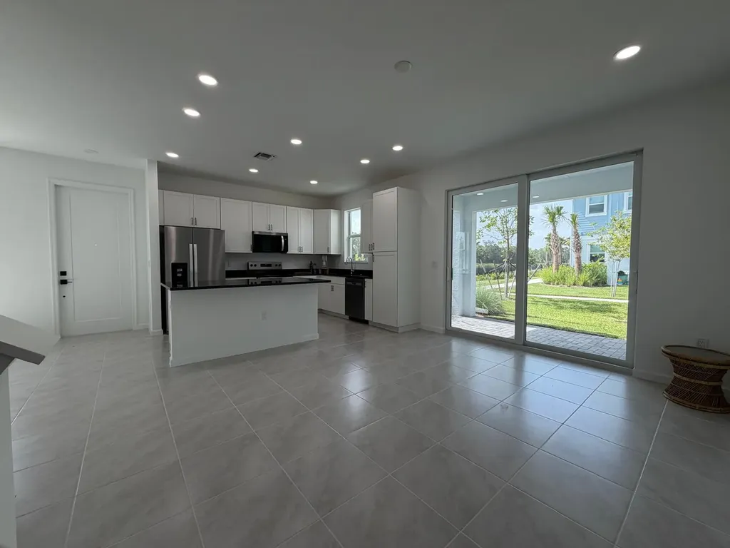 4402 Longwood Lake Square Westlake FL 33470