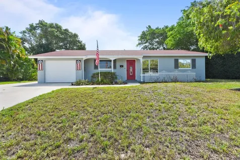 1515 Crescent Drive Lake Park FL 33403