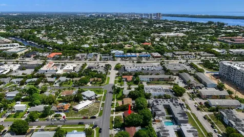 1515 Crescent Drive Lake Park FL 33403