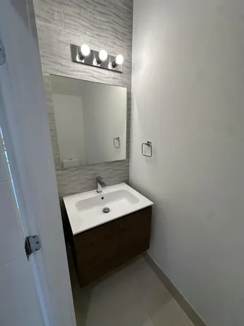 815 NE 17th Avenue Fort Lauderdale FL 33304