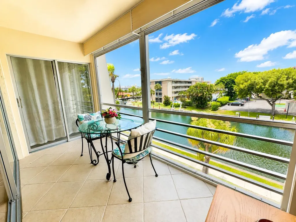 773 Jeffery Street Boca Raton FL 33487
