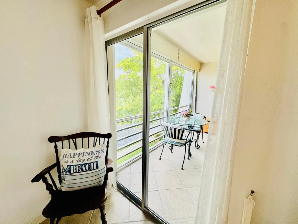 773 Jeffery Street Boca Raton FL 33487
