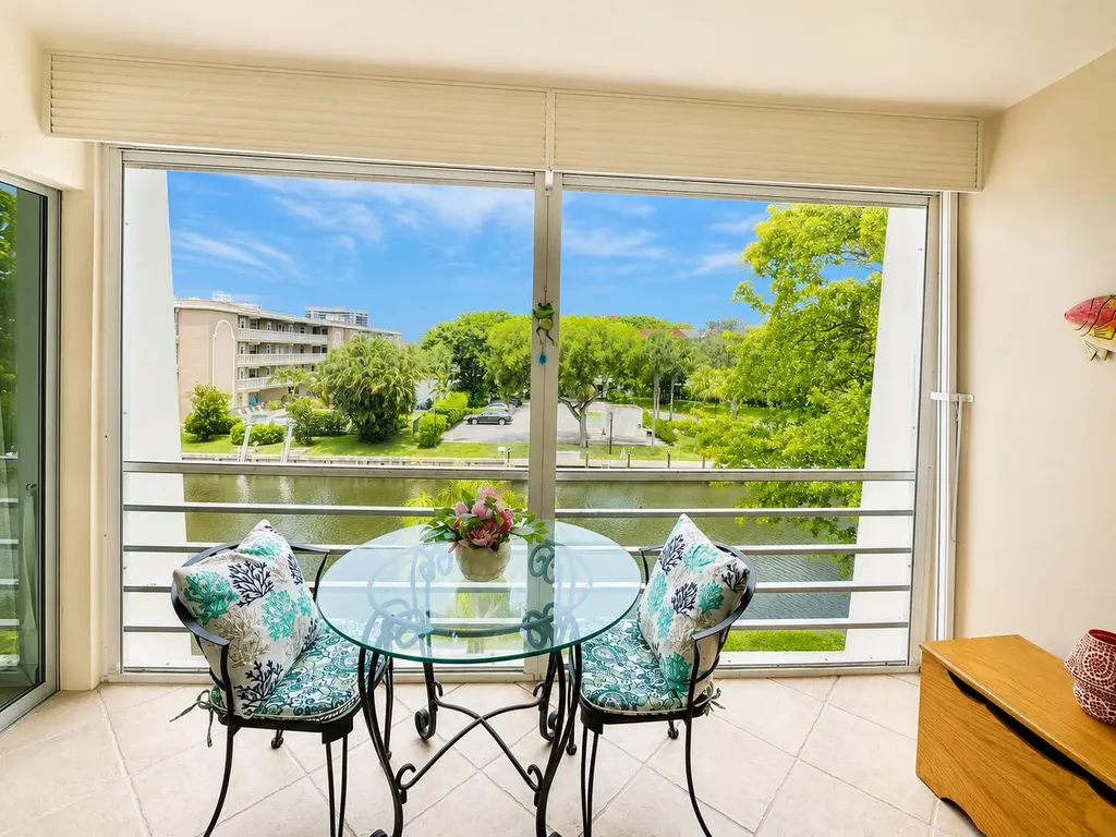 773 Jeffery Street Boca Raton FL 33487
