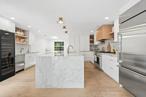 44 Fort Royal Isle Fort Lauderdale FL 33308