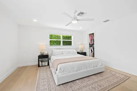 44 Fort Royal Isle Fort Lauderdale FL 33308