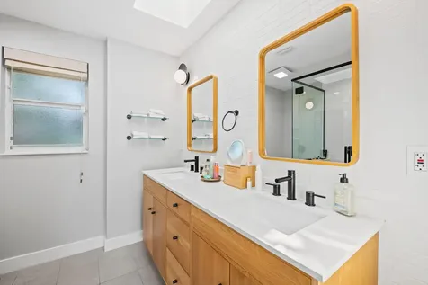 44 Fort Royal Isle Fort Lauderdale FL 33308