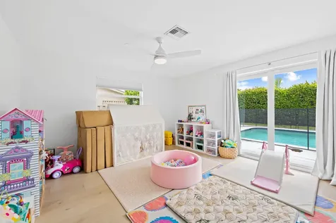 44 Fort Royal Isle Fort Lauderdale FL 33308