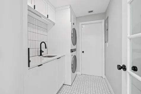 44 Fort Royal Isle Fort Lauderdale FL 33308