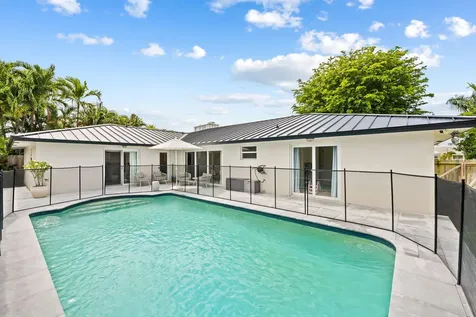 44 Fort Royal Isle Fort Lauderdale FL 33308