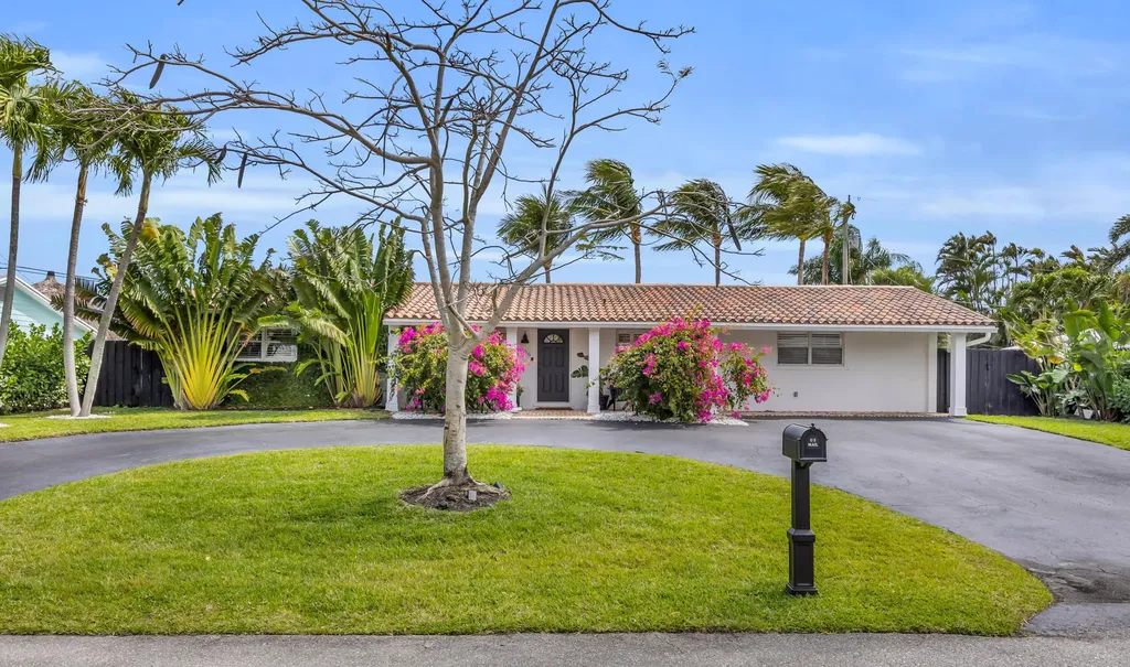 366 Elm Avenue Tequesta FL 33469