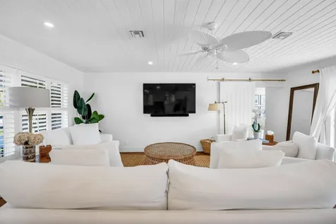366 Elm Avenue Tequesta FL 33469