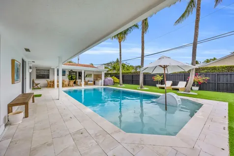 366 Elm Avenue Tequesta FL 33469