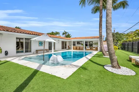 366 Elm Avenue Tequesta FL 33469