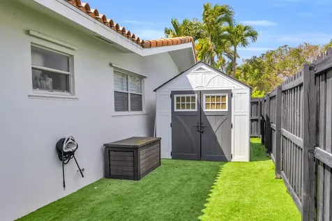 366 Elm Avenue Tequesta FL 33469