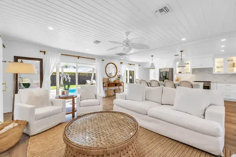 366 Elm Avenue Tequesta FL 33469