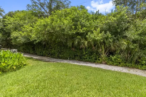 1930 Easthampton Terrace Vero Beach FL 32966
