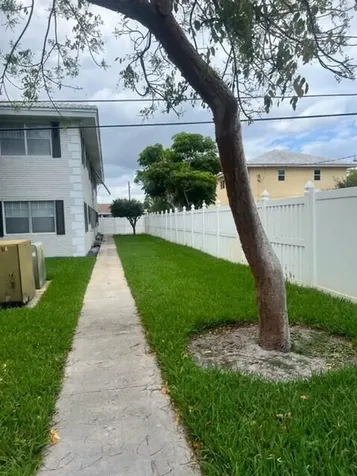 299 SW 7th Street Boca Raton FL 33432