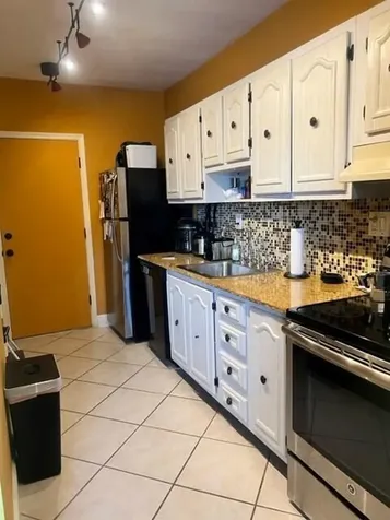 299 SW 7th Street Boca Raton FL 33432