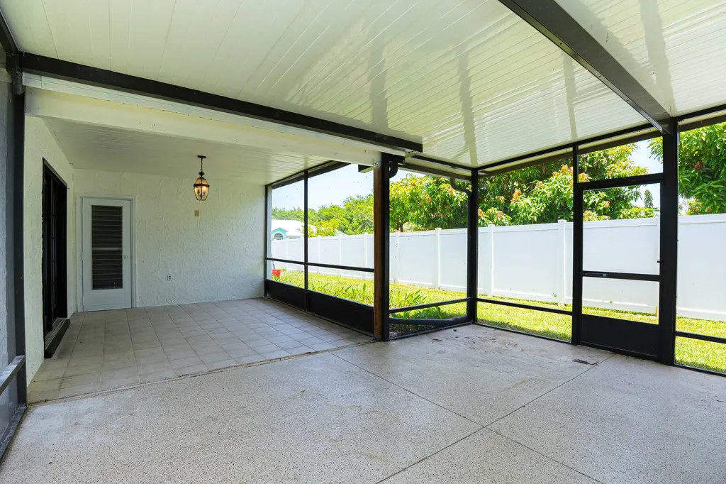 2262 SE Tile Terrace Port St Lucie FL 34952