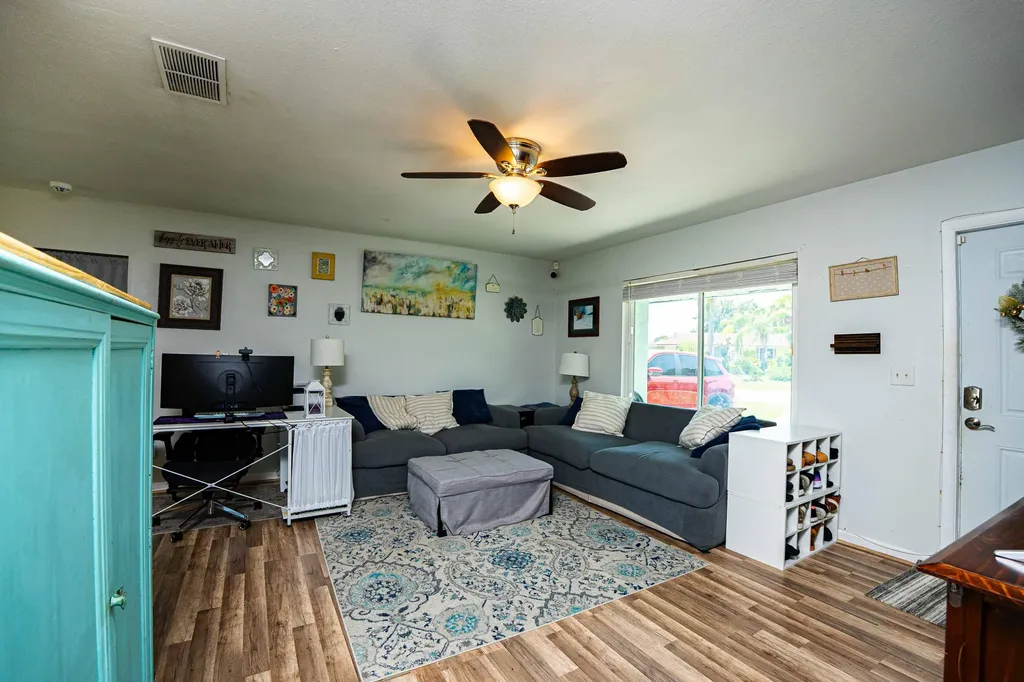 286 SW Kentwood Road Port St Lucie FL 34953
