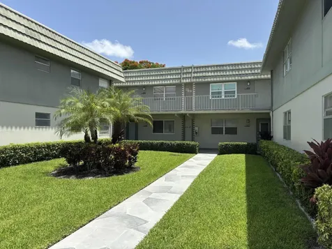 652 Flanders N Delray Beach FL 33484