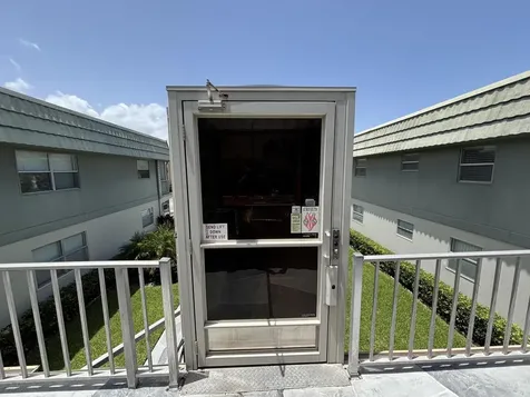 652 Flanders N Delray Beach FL 33484