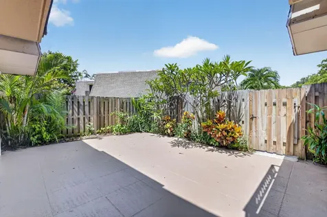 2887 SW 22nd Circle Delray Beach FL 33445