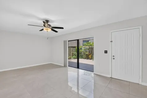 2887 SW 22nd Circle Delray Beach FL 33445