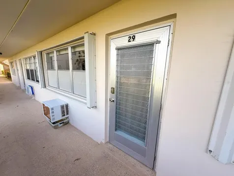 29 Berkshire B West Palm Beach FL 33417