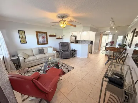 29 Berkshire B West Palm Beach FL 33417