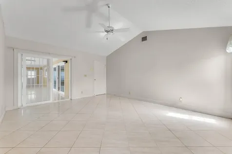 6083 Sunberry Circle Boynton Beach FL 33437