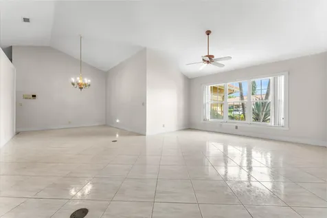 6083 Sunberry Circle Boynton Beach FL 33437