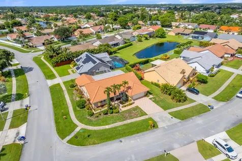 6083 Sunberry Circle Boynton Beach FL 33437
