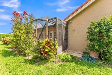 6083 Sunberry Circle Boynton Beach FL 33437