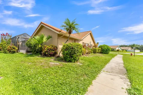 6083 Sunberry Circle Boynton Beach FL 33437