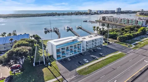 18947 SE Federal Highway Jupiter FL
